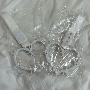 2 White Heart Shaped Tsurikawa